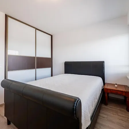 Cityview Terrace Apartment - Steps From Historic Kosice Daire *